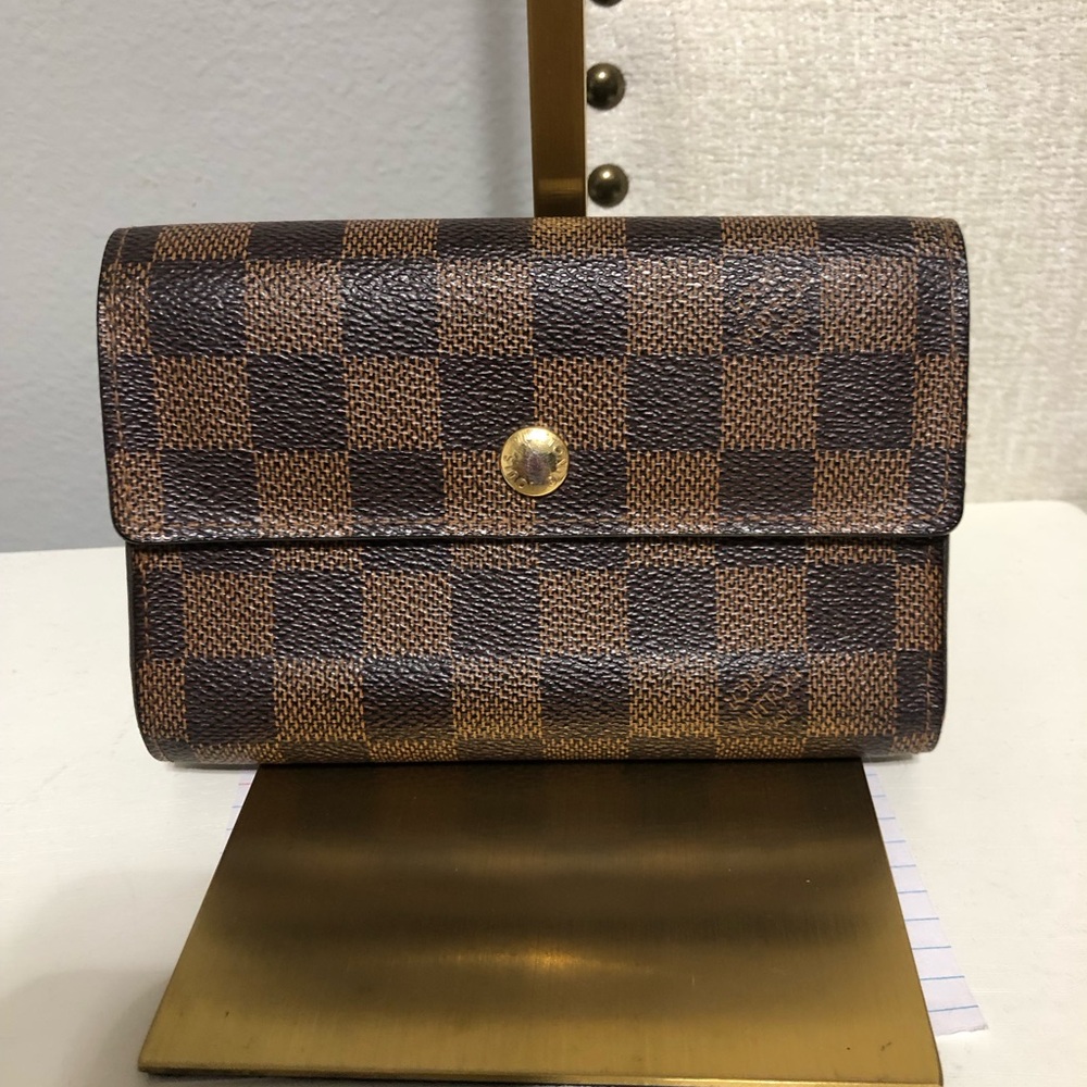 Louis Vuitton Alexandra tri fold wallet